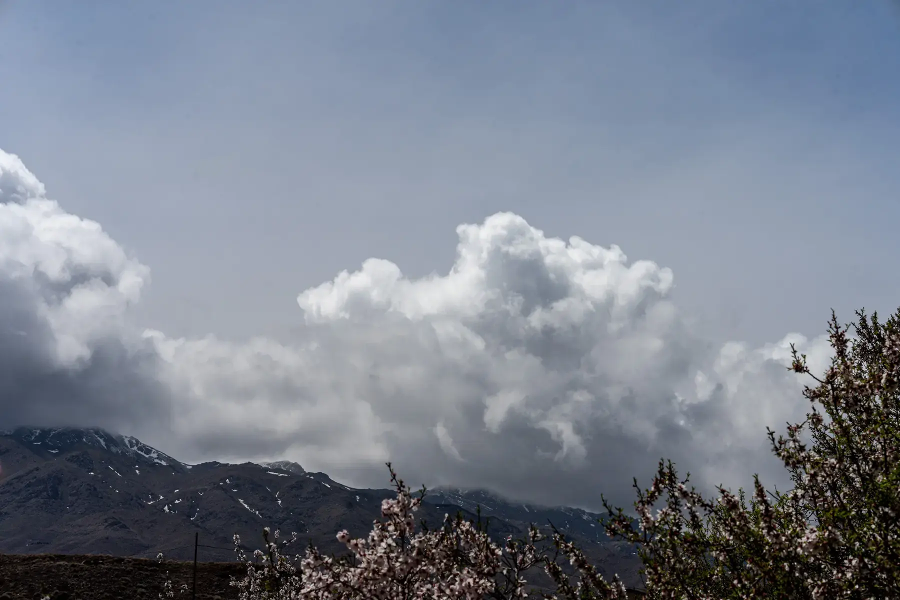 کوه و ابر